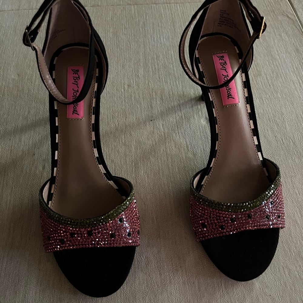 NEW Betsy Johnson Watermelon Shoes ,8